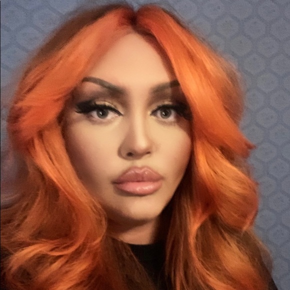 Meet your Posher, Emily - Picture 1 of 1